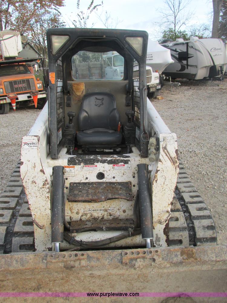 image for item AW9820 2006 Bobcat T250 skid steer