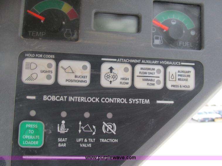 image for item AW9820 2006 Bobcat T250 skid steer