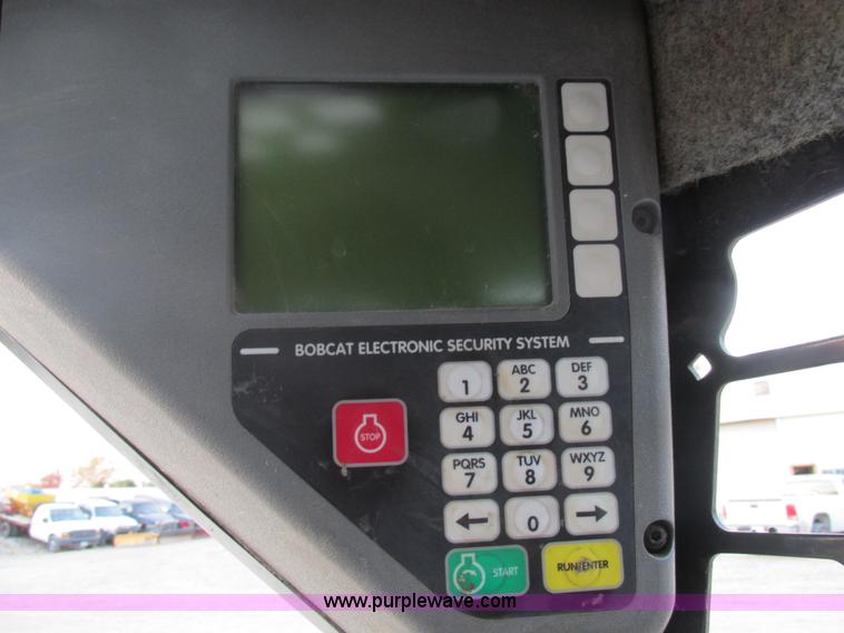 image for item AW9820 2006 Bobcat T250 skid steer