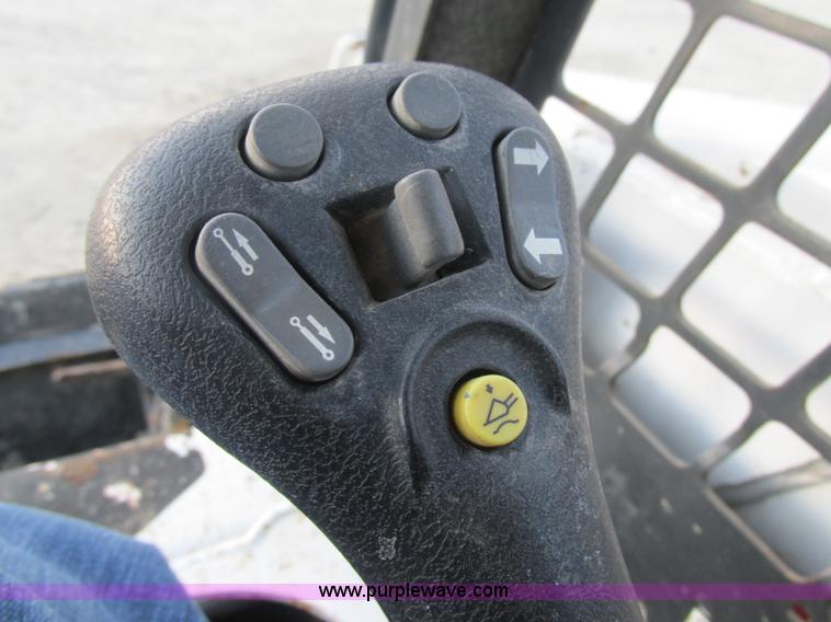 image for item AW9820 2006 Bobcat T250 skid steer