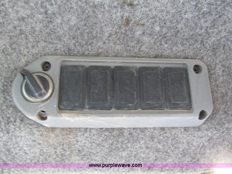 image for item AW9820 2006 Bobcat T250 skid steer