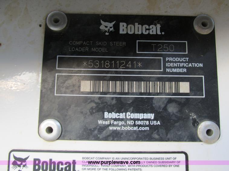 image for item AW9820 2006 Bobcat T250 skid steer
