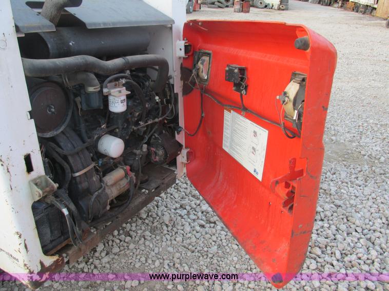 image for item AW9820 2006 Bobcat T250 skid steer