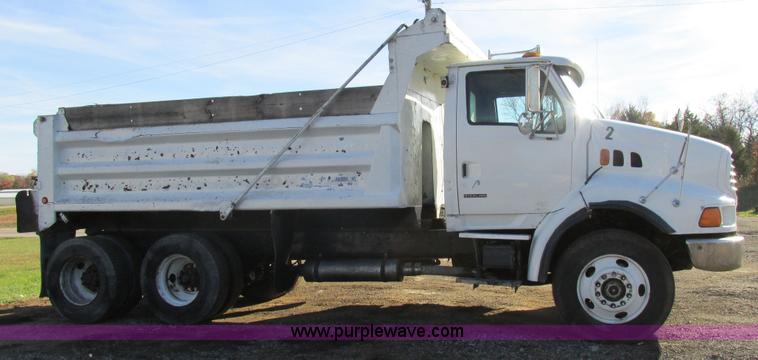 image for item AW9825 1998 Ford Sterling dump truck