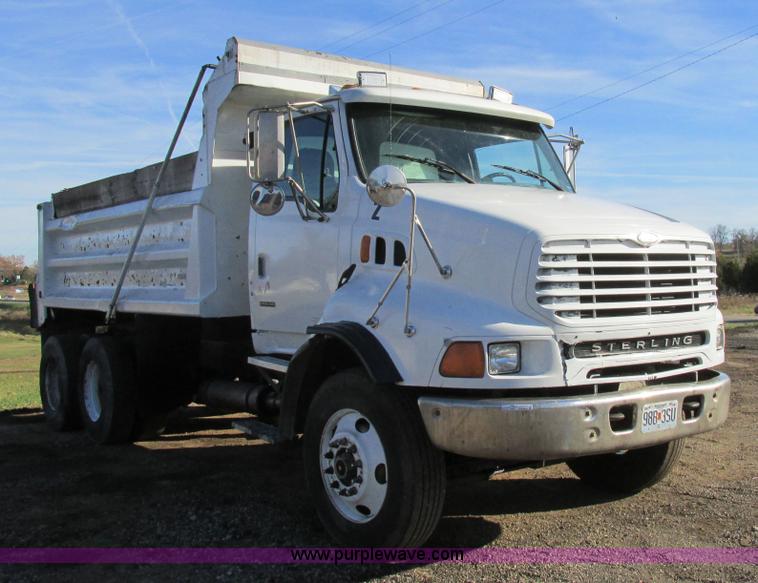 image for item AW9825 1998 Ford Sterling dump truck