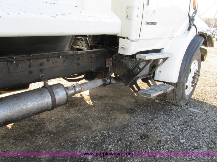 image for item AW9825 1998 Ford Sterling dump truck