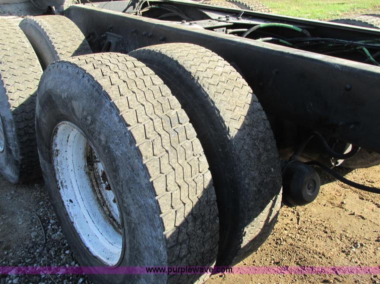 image for item AW9825 1998 Ford Sterling dump truck