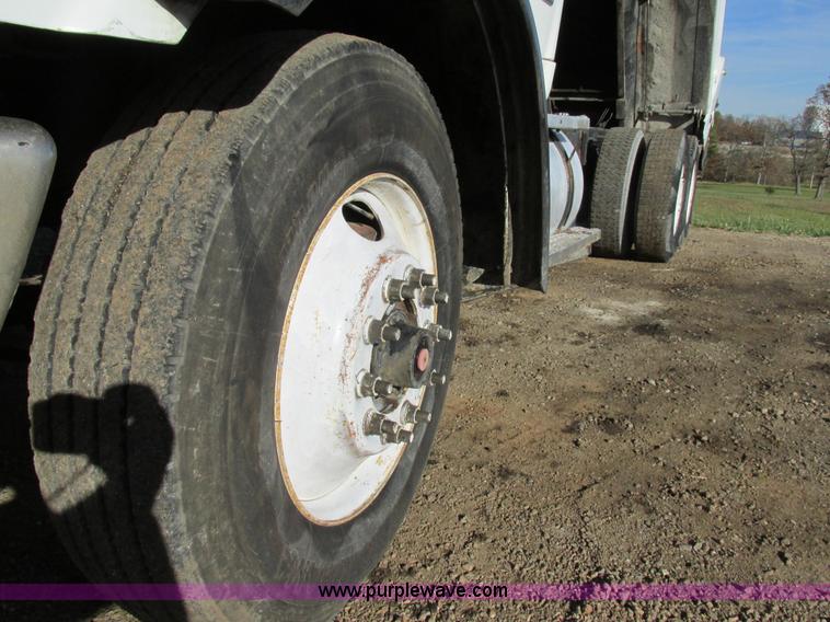 image for item AW9825 1998 Ford Sterling dump truck