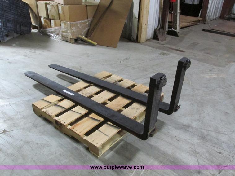 image for item AY9714 72" x 19" forks