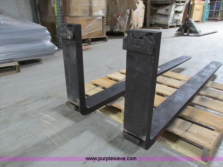 image for item AY9714 72" x 19" forks