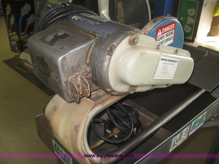 image for item BD9629 Pro-Cut tile saw