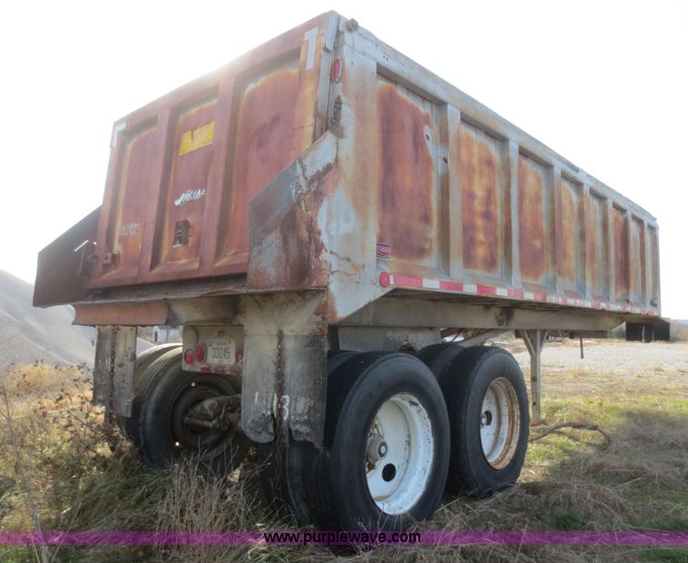 image for item D2220 1985 Hilbilt 24' end dump trailer