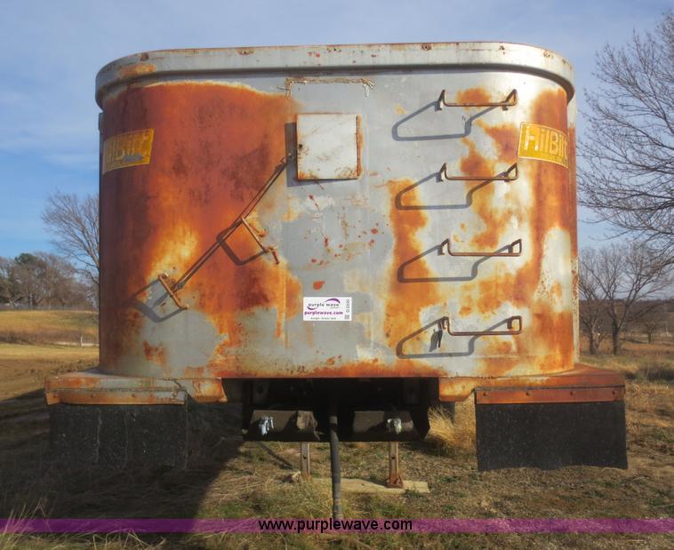 image for item D2220 1985 Hilbilt 24' end dump trailer