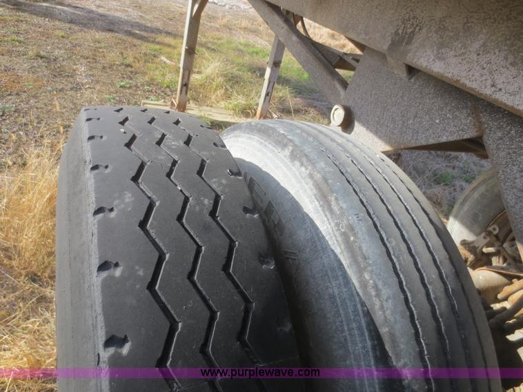 image for item D2220 1985 Hilbilt 24' end dump trailer