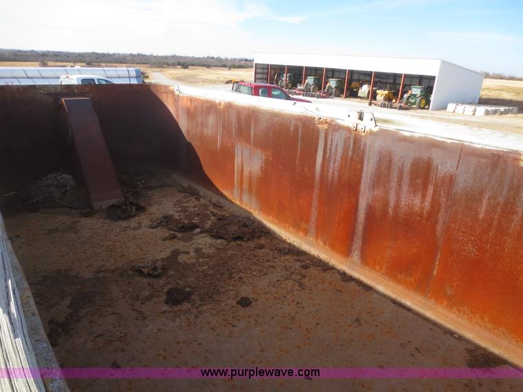 image for item D2220 1985 Hilbilt 24' end dump trailer