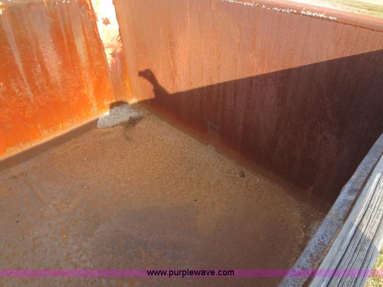 image for item D2220 1985 Hilbilt 24' end dump trailer