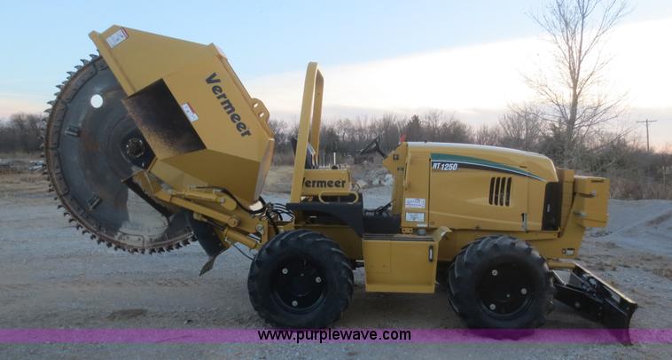 image for item D2223 2006 Vermeer RT1250 rock saw