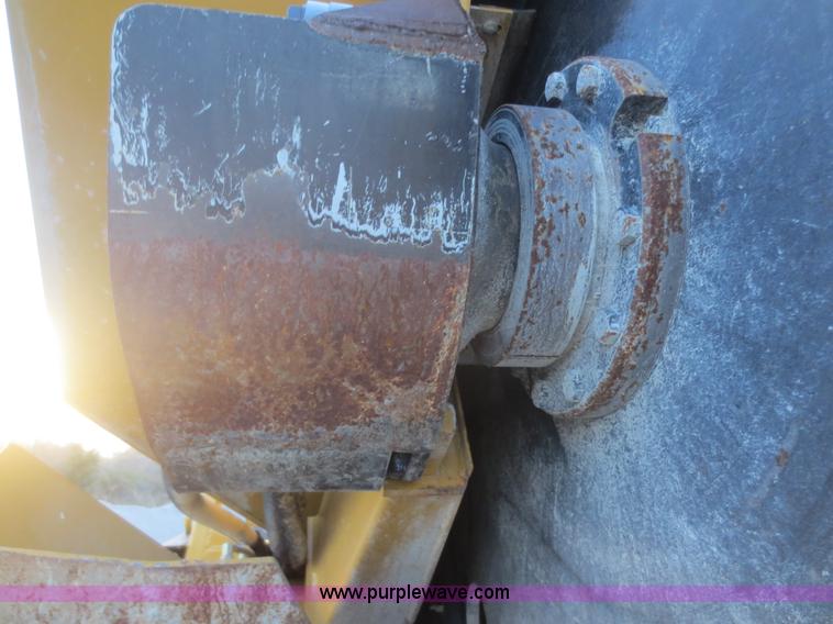 image for item D2223 2006 Vermeer RT1250 rock saw