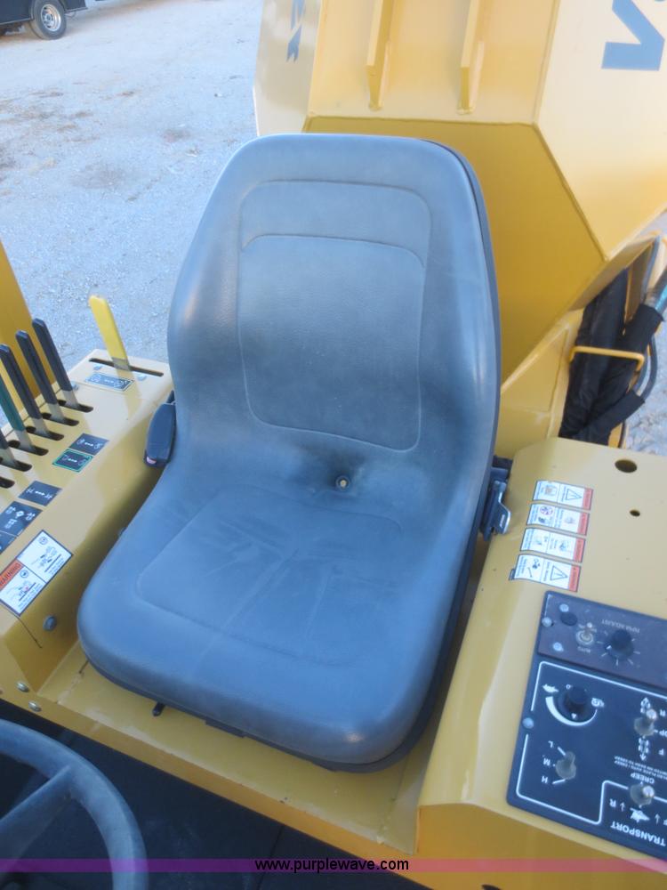 image for item D2223 2006 Vermeer RT1250 rock saw