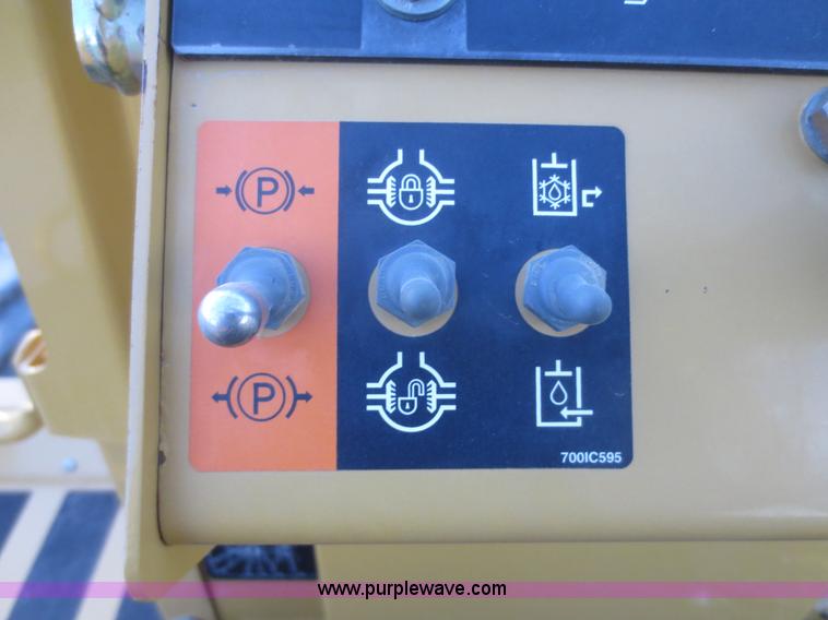 image for item D2223 2006 Vermeer RT1250 rock saw