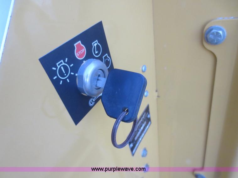 image for item D2223 2006 Vermeer RT1250 rock saw