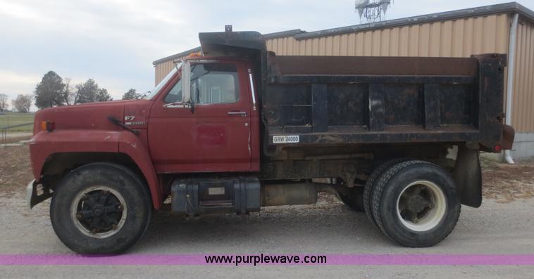 image for item D2229 1987 Ford F700 dump truck