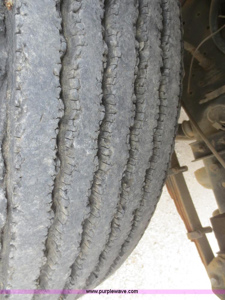 image for item D2229 1987 Ford F700 dump truck