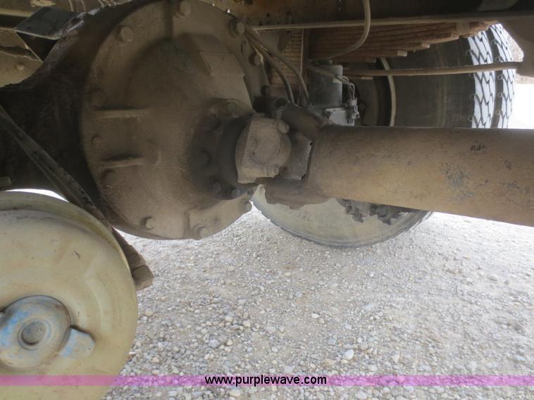 image for item D2229 1987 Ford F700 dump truck