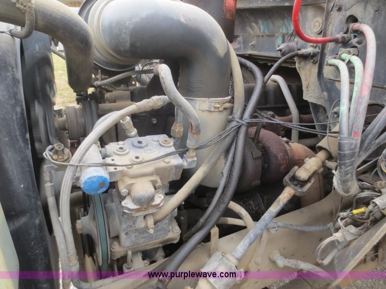 image for item D2229 1987 Ford F700 dump truck