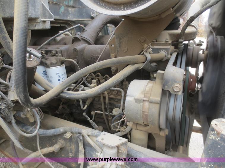 image for item D2229 1987 Ford F700 dump truck