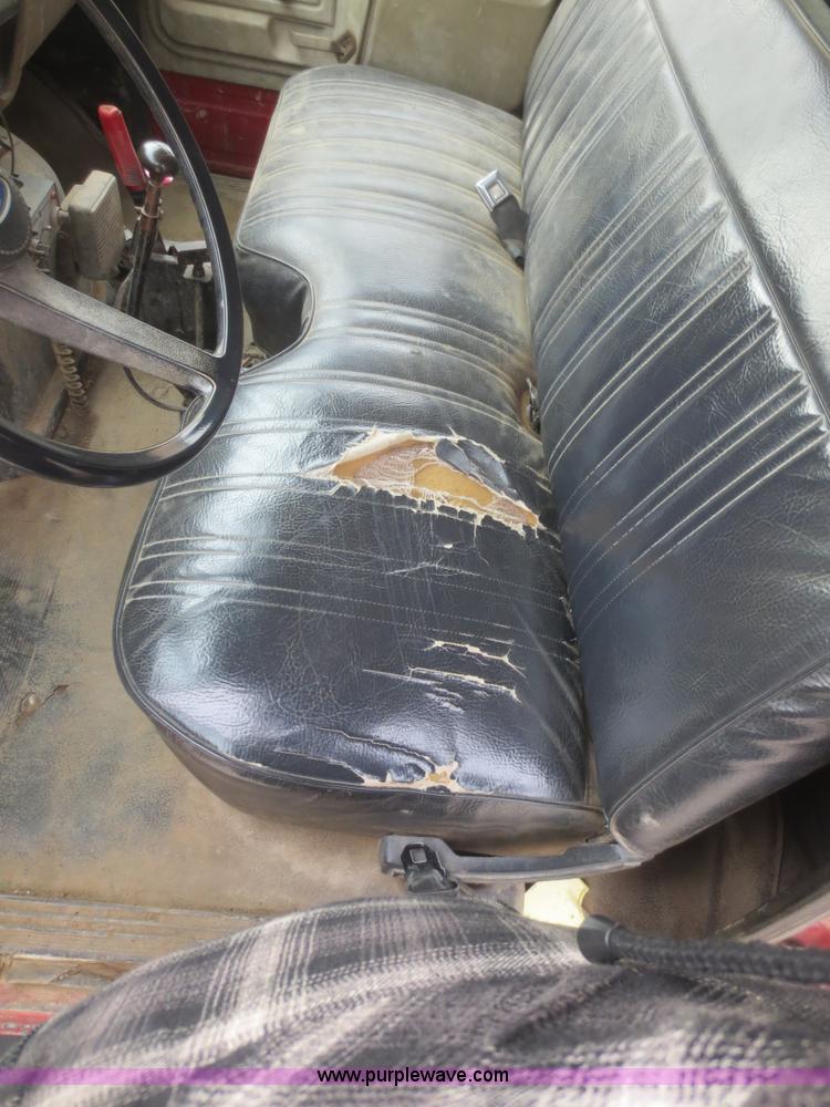 image for item D2229 1987 Ford F700 dump truck