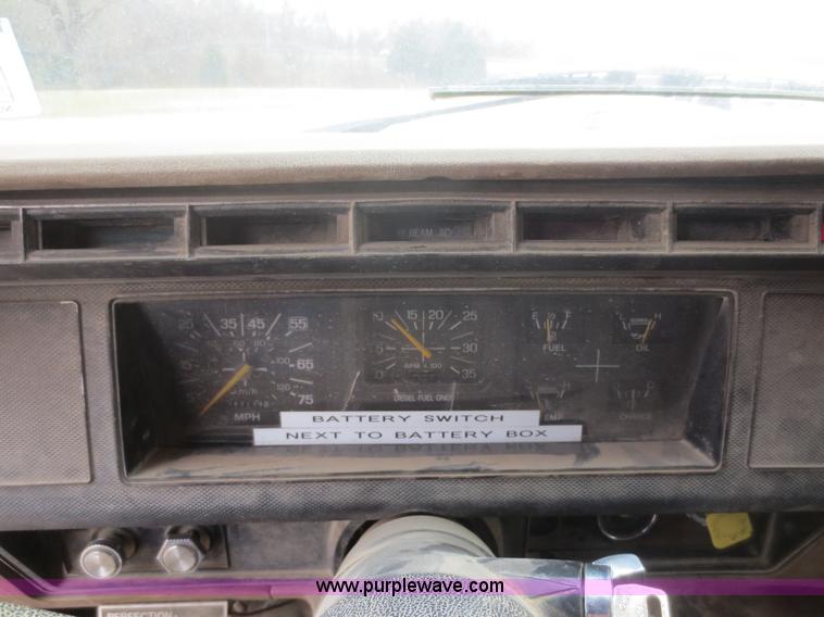 image for item D2229 1987 Ford F700 dump truck