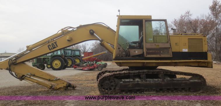 image for item D2230 1991 Caterpillar 225D-LC excavator