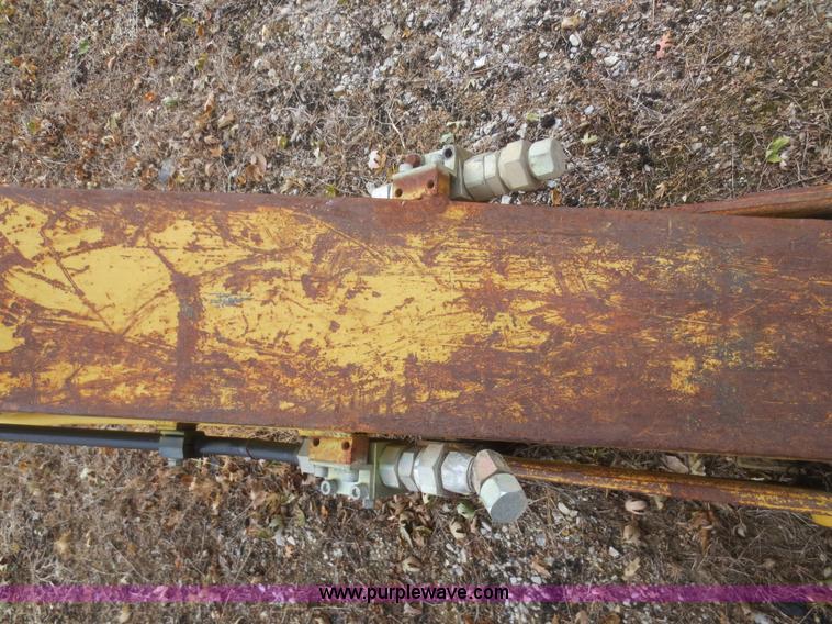 image for item D2230 1991 Caterpillar 225D-LC excavator