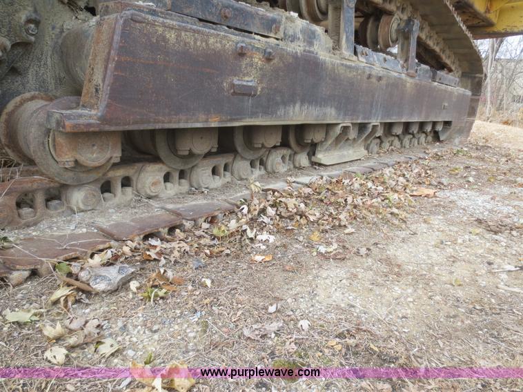 image for item D2230 1991 Caterpillar 225D-LC excavator