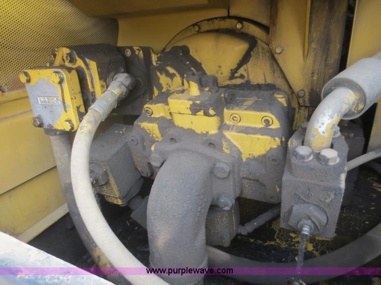 image for item D2230 1991 Caterpillar 225D-LC excavator