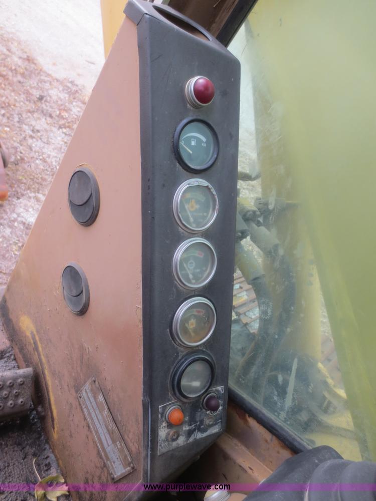 image for item D2230 1991 Caterpillar 225D-LC excavator