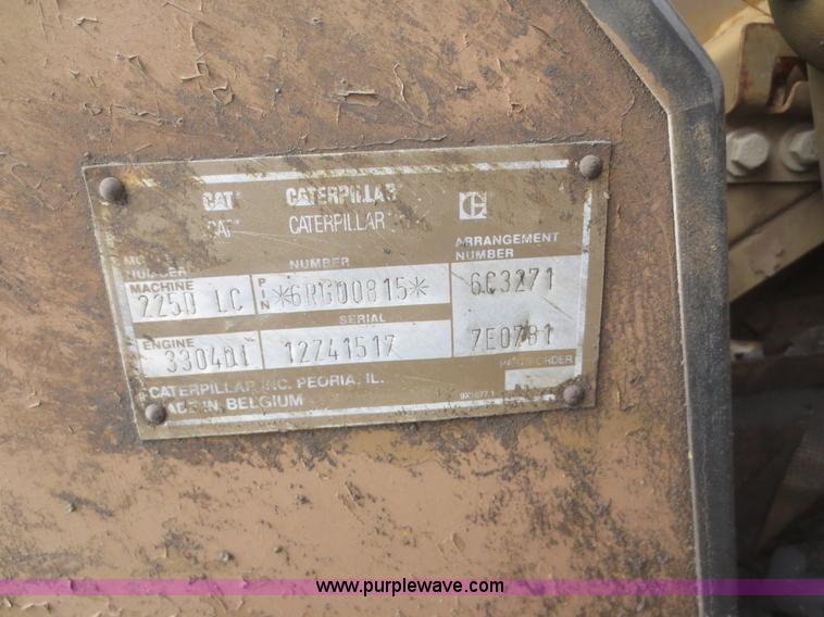 image for item D2230 1991 Caterpillar 225D-LC excavator