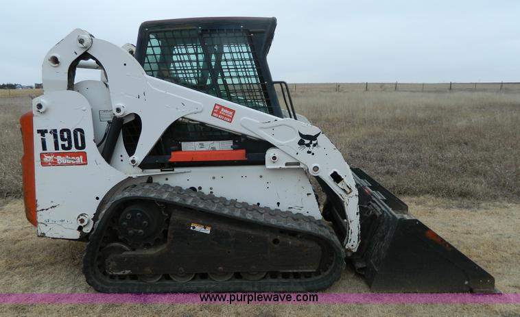 image for item D6108 2007 Bobcat T190 skid steer