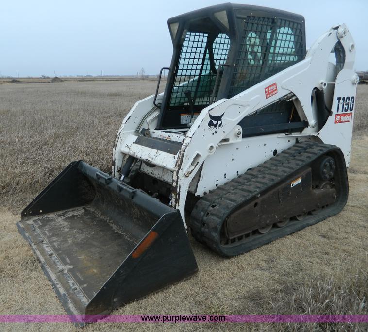 image for item D6108 2007 Bobcat T190 skid steer