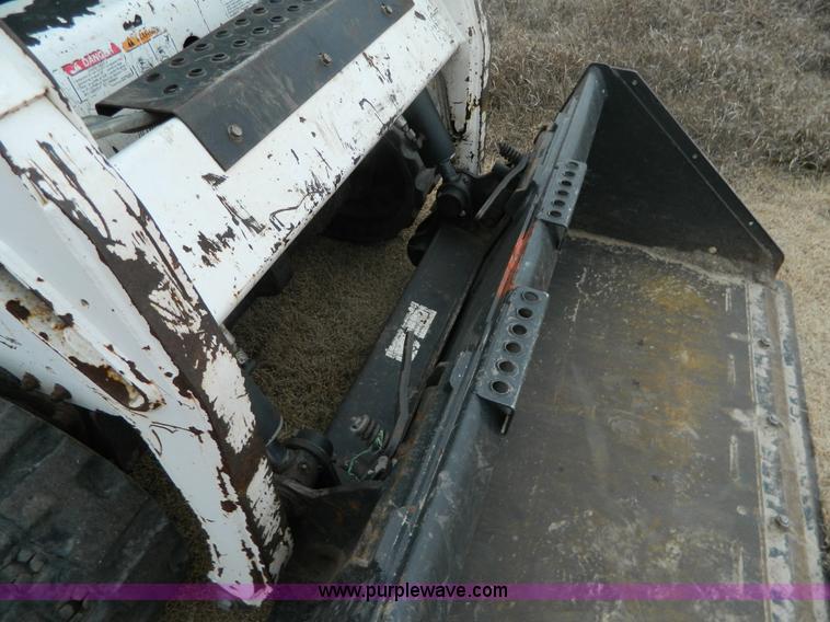 image for item D6108 2007 Bobcat T190 skid steer