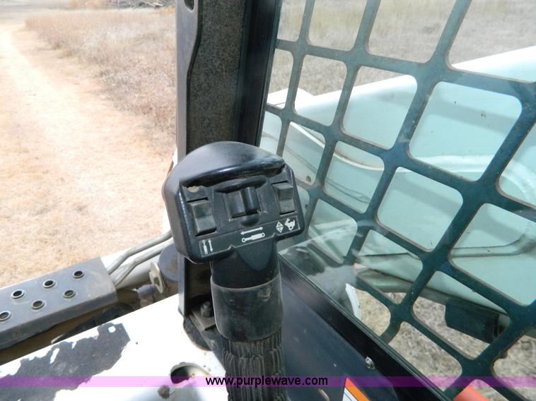image for item D6108 2007 Bobcat T190 skid steer