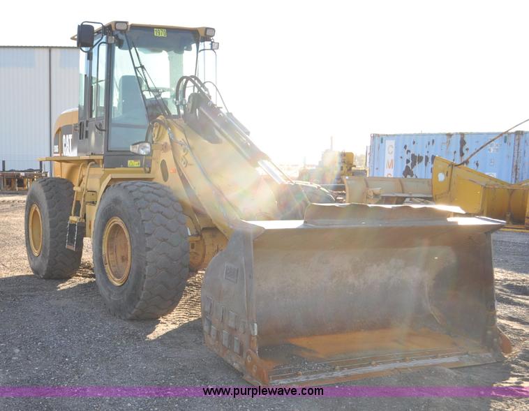 image for item F2107 2006 Caterpillar 930G integrated tool carrier
