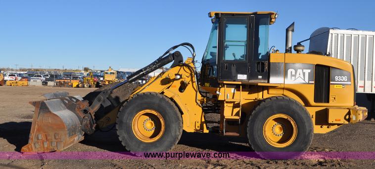 image for item F2107 2006 Caterpillar 930G integrated tool carrier