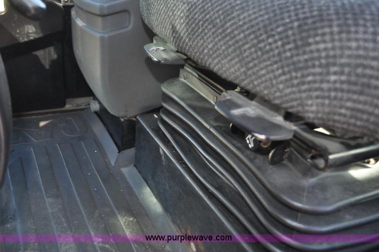 image for item F2107 2006 Caterpillar 930G integrated tool carrier