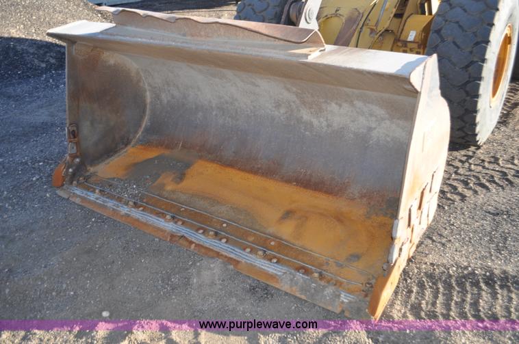 image for item F2107 2006 Caterpillar 930G integrated tool carrier