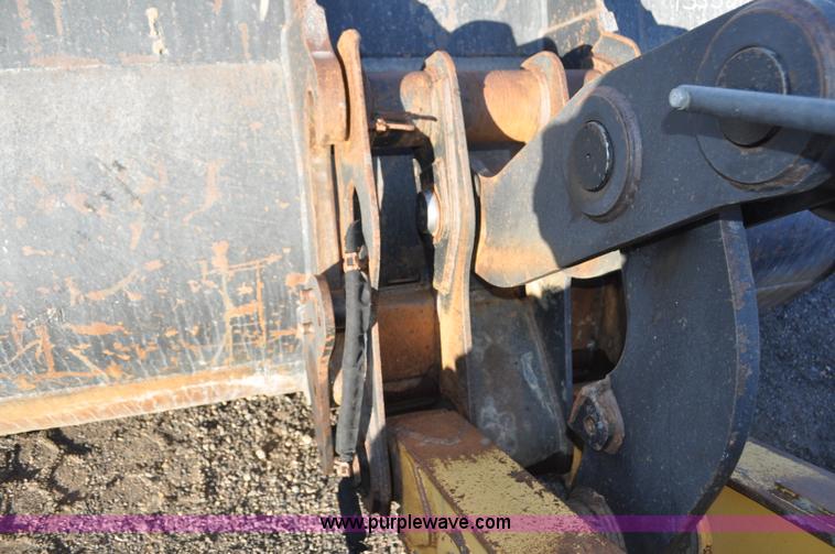 image for item F2107 2006 Caterpillar 930G integrated tool carrier