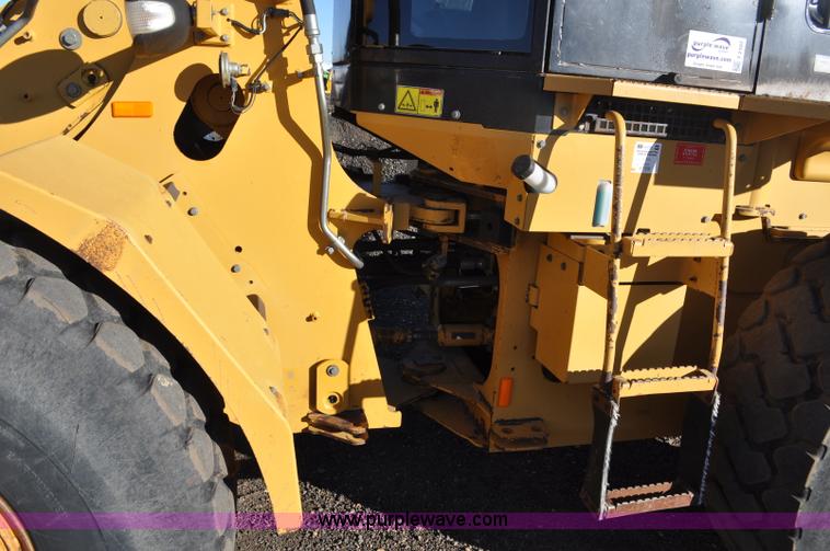 image for item F2107 2006 Caterpillar 930G integrated tool carrier