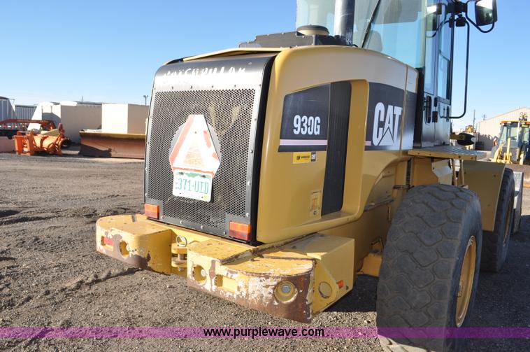 image for item F2107 2006 Caterpillar 930G integrated tool carrier