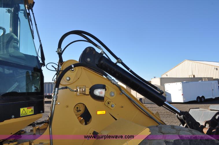image for item F2107 2006 Caterpillar 930G integrated tool carrier